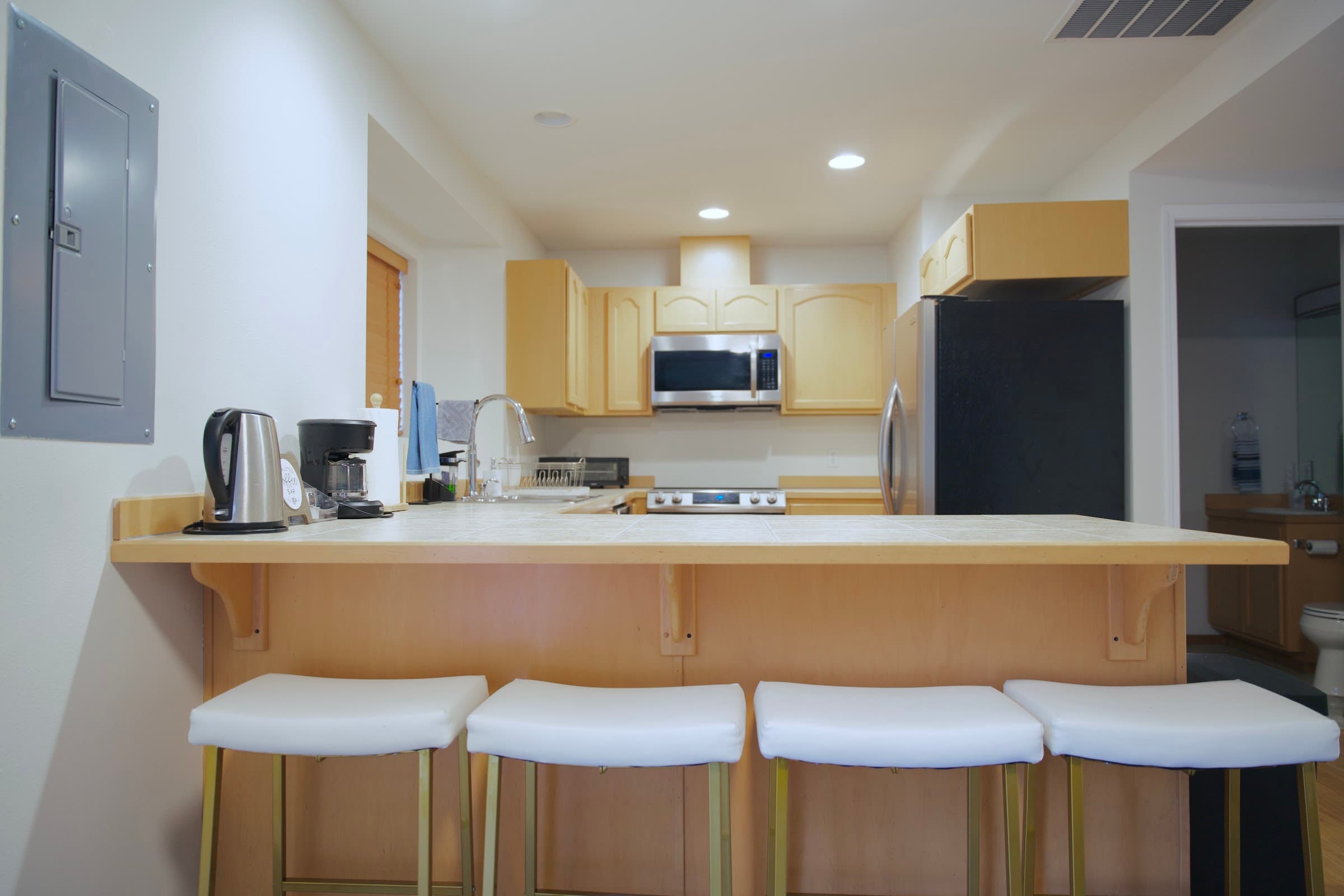 Kitchen with breakfast bar seating